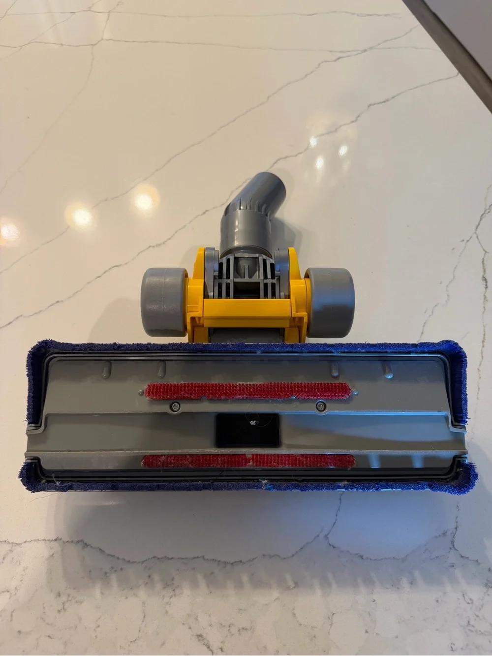 Nwt dyson hard wood fooor tool vaccume attachment new new new